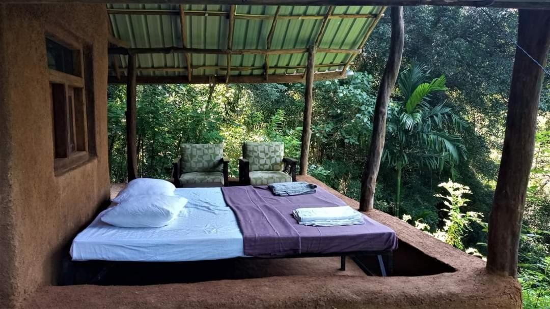Chalet In The Jungle Pallegama Room photo